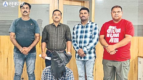 An gangster arrested from the suburbs. including the anti-gang squad of the city crime branch.