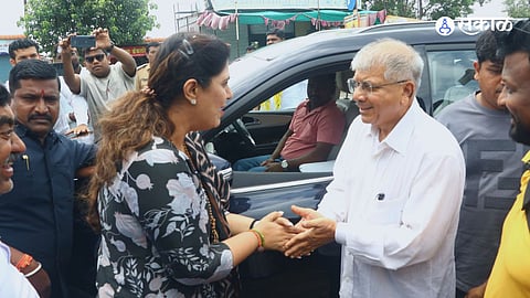Pankaja Munde Meets Prakash Ambedkar