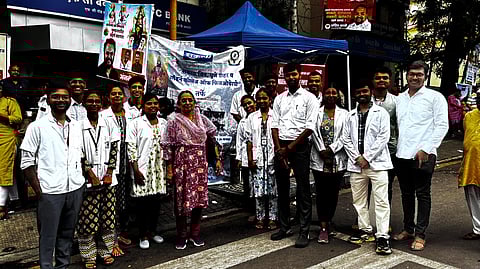 यिन पुणेच्या वतीने वारकऱ्यांसाठी आरोग्य शिबिराचे आयोजन.