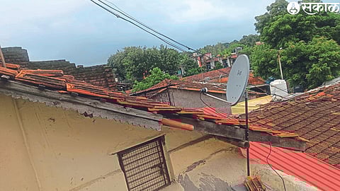 Dangerous houses in Deolali village here.