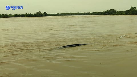 मुळा-मुठा आणि भीमा नदीवरील बंधारे पाण्याखाली, गावांना सतर्कतेचा इशारा