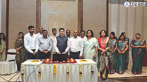 On the occasion of the unveiling of the 'Udyoginimart' portal, Commissioner of Directorate of Administration Manoj Ranade, Joint Commissioner Shankar Gore,