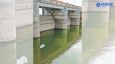 Dead water reservoir in Tamaswadi (T.Parola) Dam.