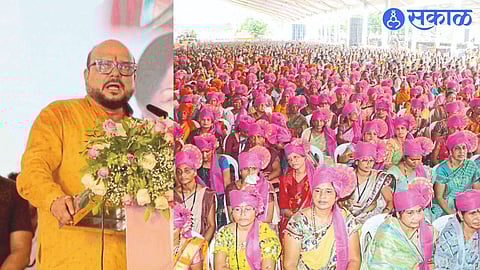 Guardian Minister Gulabrao Patil speaking at the Chief Minister's Women's Empowerment Campaign meeting. & Women attended the program in large numbers.