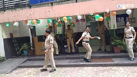 Viral Video: खाइके पान बनारस वाला... ठाण्याच्या आवारातच नागपूर पोलिसांचा तडका डान्स; महिला कर्मचारीही थिरकल्या