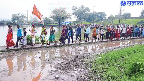 Devotees going for a round trip to Prayagatirth to Trimbakeshwar Brahmagiri.
