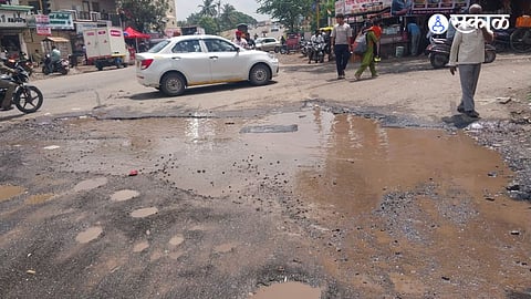 Pune News: मांजरी परिसरातील मुख्य रस्त्यांसह अंतर्गत रस्तेही खड्ड्यात, प्रशासनाचे दुर्लक्ष
