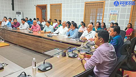 A meeting of government officials was held and orders were given for fine planning.