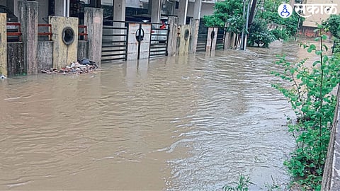 nagpur rain water enter into 20 thousand home 23 crore of compensation demanded