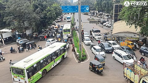 Traffic jam at Circle.