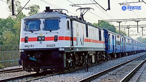 Solapur Railway: हुतात्मा एक्स्प्रेसला आता माढ्यात थांबा; स्थानकावर आरक्षण केंद्रही सुरू