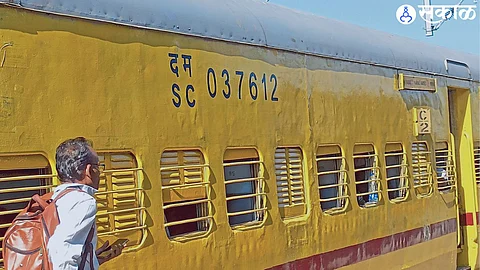 AC coach became Non AC passengers Marathwada Express