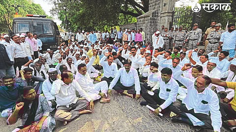 MP Bhaskar Bhagre, former MLA J. P. Gavit, Bhaskar Gavit, Chintaman Gavit etc.