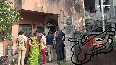 Pune Murder in Karvenagar midnight person killed in front of 3 daughters and wife