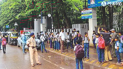In 'Sakal', the news of 'Students' lives are in hand due to the road crisis' was published on Monday, the officers and employees of the traffic department deployed outside the schools at CBS.
