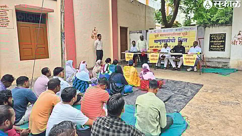 Temple Chief Trustee Somnath Gurav, Shekhar Wagh, Chief Sanitation Inspector Rajesh Vasave, Sanitation Inspector Chandrakant Jadhav, Mahendra Thackeray etc.