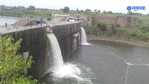 Dharashiv nar madi waterfalls of Naladurg fort began to flow Tuljapur