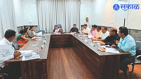 Commissioner Amita Dagde-Patil speaking in Municipal Administrative General Assembly on Thursday. Neighbor Officer.