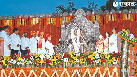 Deputy Chief Minister Ajit Pawar, Minister Chhagan Bhujbal and office bearers at the inauguration of Shiv Srishti in Yewla.
