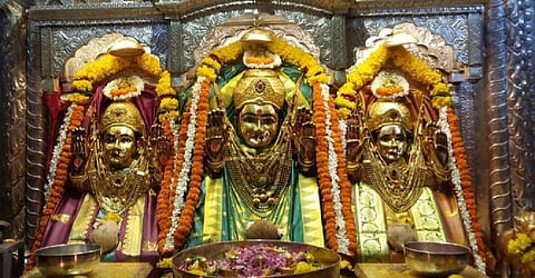 Navratri : ५५० किलोचे चांदीचे सिंहासन अन् फुलांची सजावट, नवरात्रोत्सवासाठी महालक्ष्मी मंदिर सज्ज