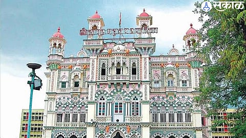 Veena Pawar takes over as Additional Commissioner of Solapur Municipal Corporation; Ravi Pawar transferred to Pune.