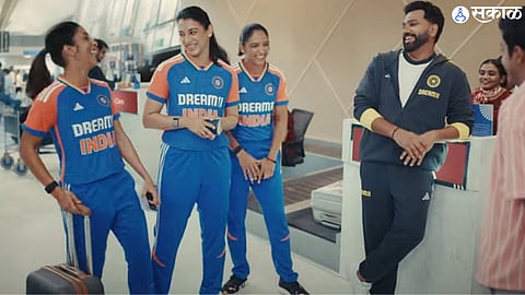 rohit sharma with indian womens team