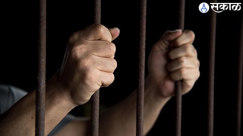 3 arrested for theft in Hingoli Nanded16 mobiles two-wheelers and goods worth two lakhs seized