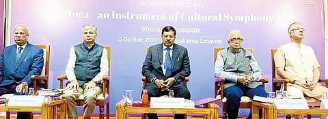 योग हे मानसिक, आध्यात्मिक प्रगतीचे साधन