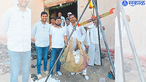 Sandeep Khandelwal, Prateek Khandelwal, Abhishek Khandelwal etc. during cotton launch at Sriram Ginning on Monday.
