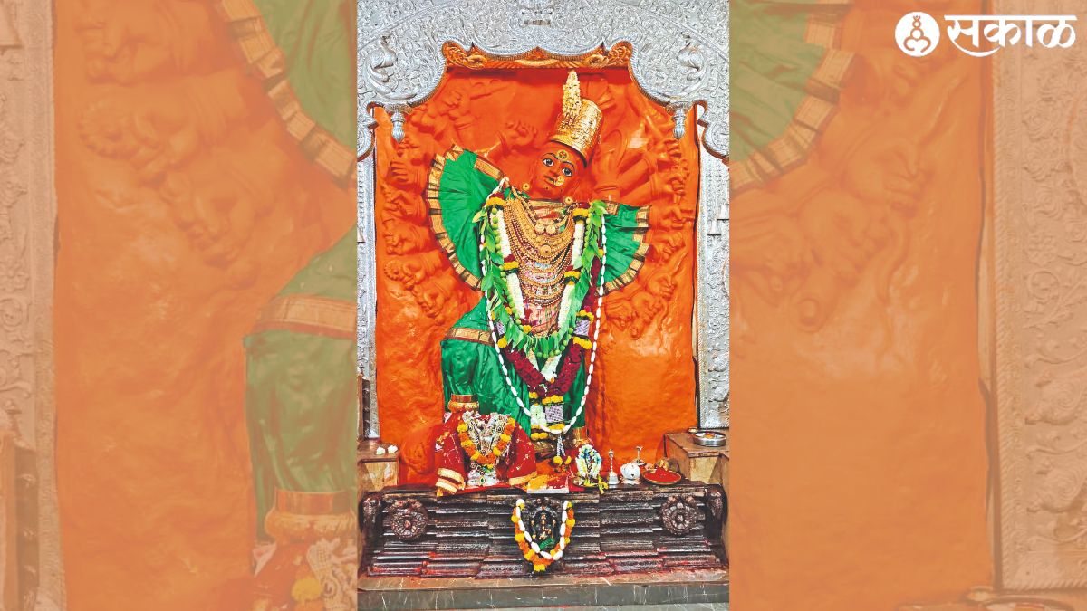 Dressed in a green shawl, Shri Bhagwati was decorated in a green Mahavastra on Tuesday at the scenic Saptshringgad.