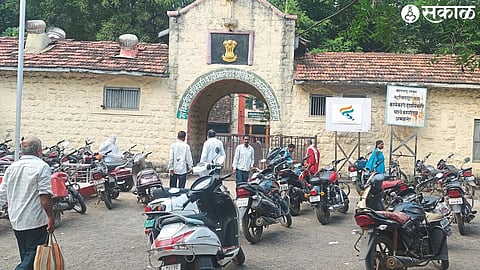 Private vehicles parked outside the entrance of Tehsil office in a disorderly manner.