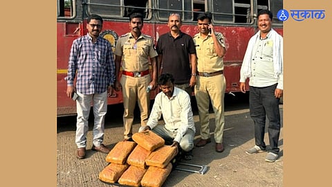 Marathwada Crime 30 kg ganja found in bus, RTO and S. ST Squad Action c