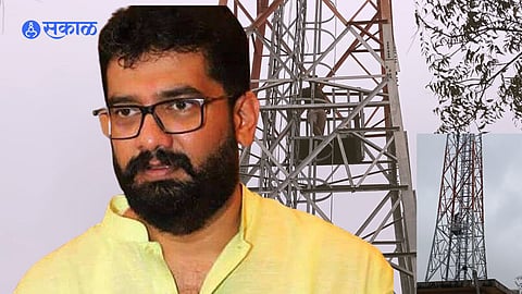 Shivendra Raje Bhosale: शिवेंद्रराजे भोसलेंसाठी काहीही, मंत्रीपदाच्या मागणीसाठी होमगार्ड चढला मोबाईल टॉवरवर