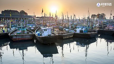 Mumbai: मच्छीमारांना पालिकेने परवाने नाकारले, असंतोषाचे वातावरण