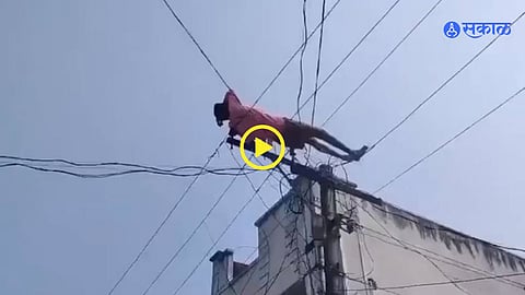 Andhra pradesh singapuram drunk man on electricity pole