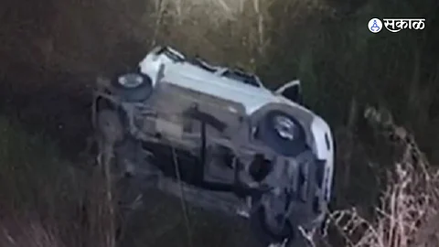 Towing Van Pushes Scorpio 50 Feet, Four killed on Mumbai Goa Highway