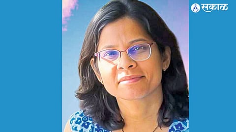 लेखिका सामाजिक काम करणाऱ्या मनोविकारतज्ज्ञ