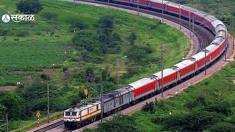 Kokan Railway: ओव्हरहेड वायर तुटल्याने कोकण रेल्वे विस्कळीत