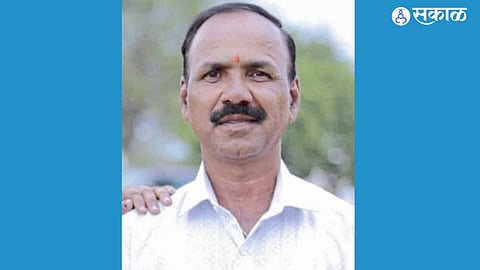 Accident death : ग्रामपंचायत सदस्याचा ट्रॅक्टरखाली सापडून मृत्यू; कोरेगावमधील घटना