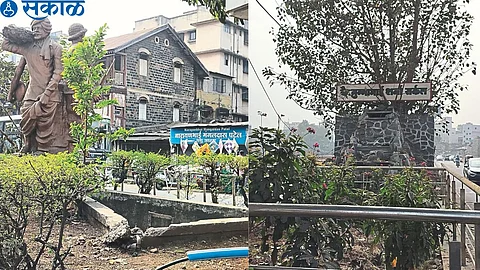 Dilapidated traffic island in front of Parashuram Puriya Park. the closed traffic island of the water house near Ahilyabai Holkar bridge.