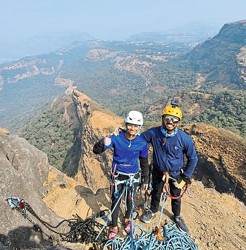 नागफणी क्लायंबिंग रूट
देवश्री चिलेकडून सर