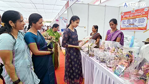 The fair comes alive with the charm of wooden toys, clay pottery, and cozy handmade blankets, showcasing the rich cultural heritage of the region