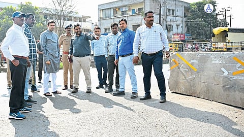 MLA Dr. Atul Bhosale calls for the swift completion of national highway repair work in Maharashtra.