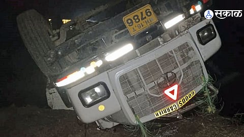 Police officers injured during a violent attack by sand smugglers in Matulthan; two suspects have been arrested.