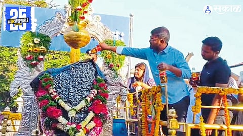 Shani Dev temple trustees decide to use branded oil for offerings to prevent damage to the deity’s idol and protect devotees from exploitation.