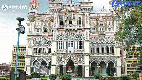 Solapur's water supply system incurs a daily electricity bill of 14 lakhs, leading to an annual cost of 51 crores."