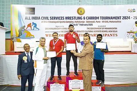 राष्ट्रीय स्पर्धेत आरटीओ कर्मचारी महेश घुलेंना रौप्यपदक