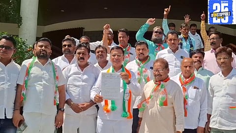 Jayant Wagh leading the Congress protest demanding fair prices for agricultural produce and farmer welfare."