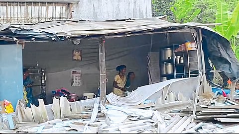 अनधिकृत झोपड्यांवर महापालिकेचा हातोडा