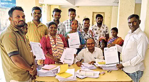 आदिवासी बांधवांना मिळाला पक्का निवारा